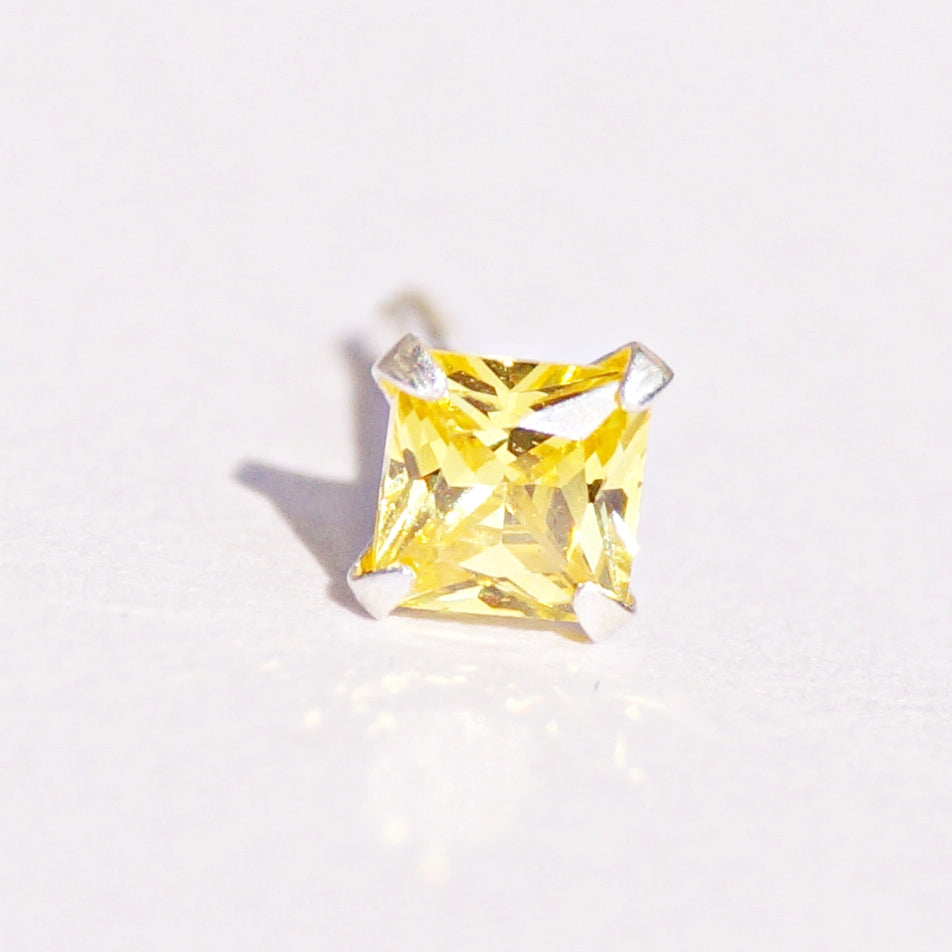 The Colourful Princess-cut Solitaire Nosepin