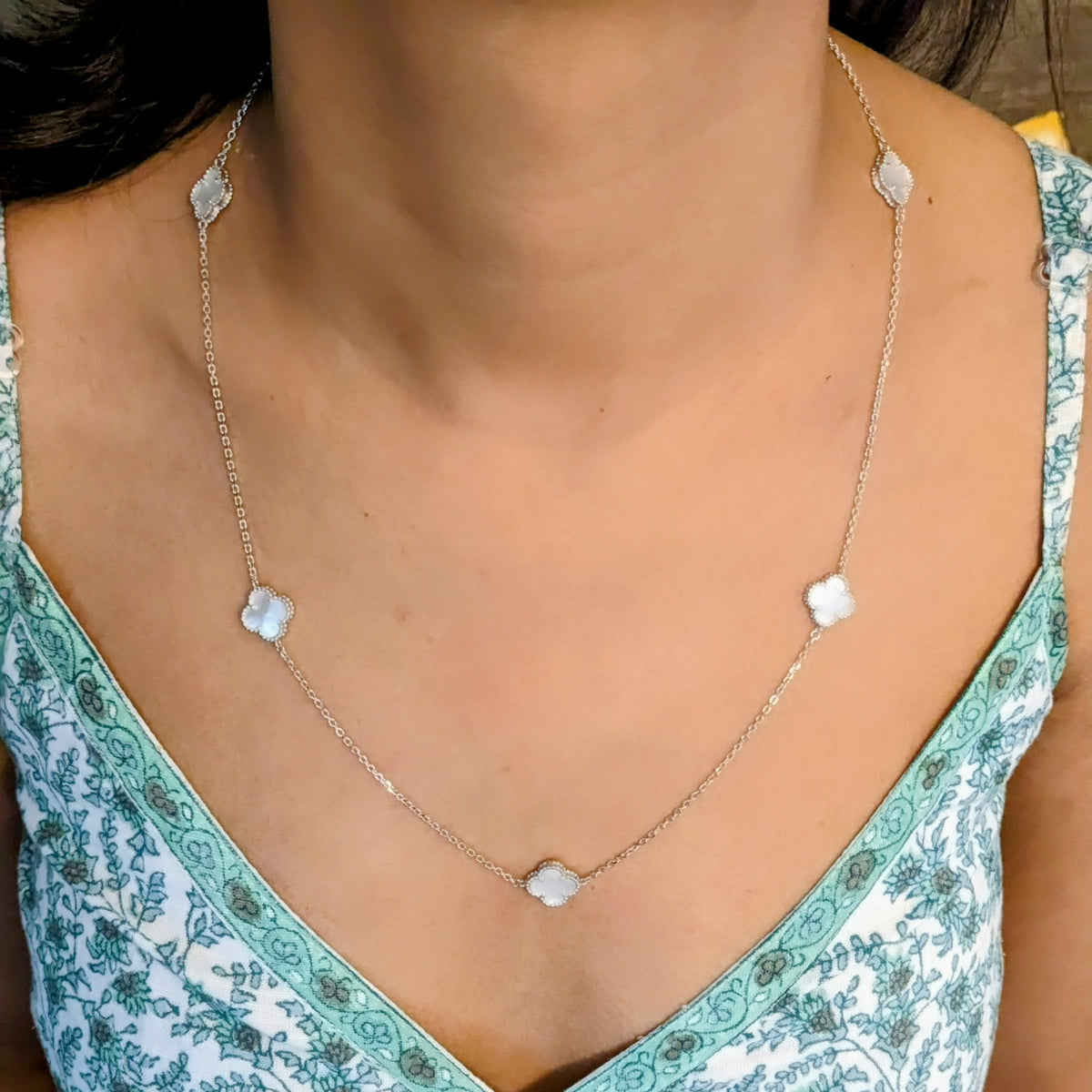 Shiny Clover Necklace