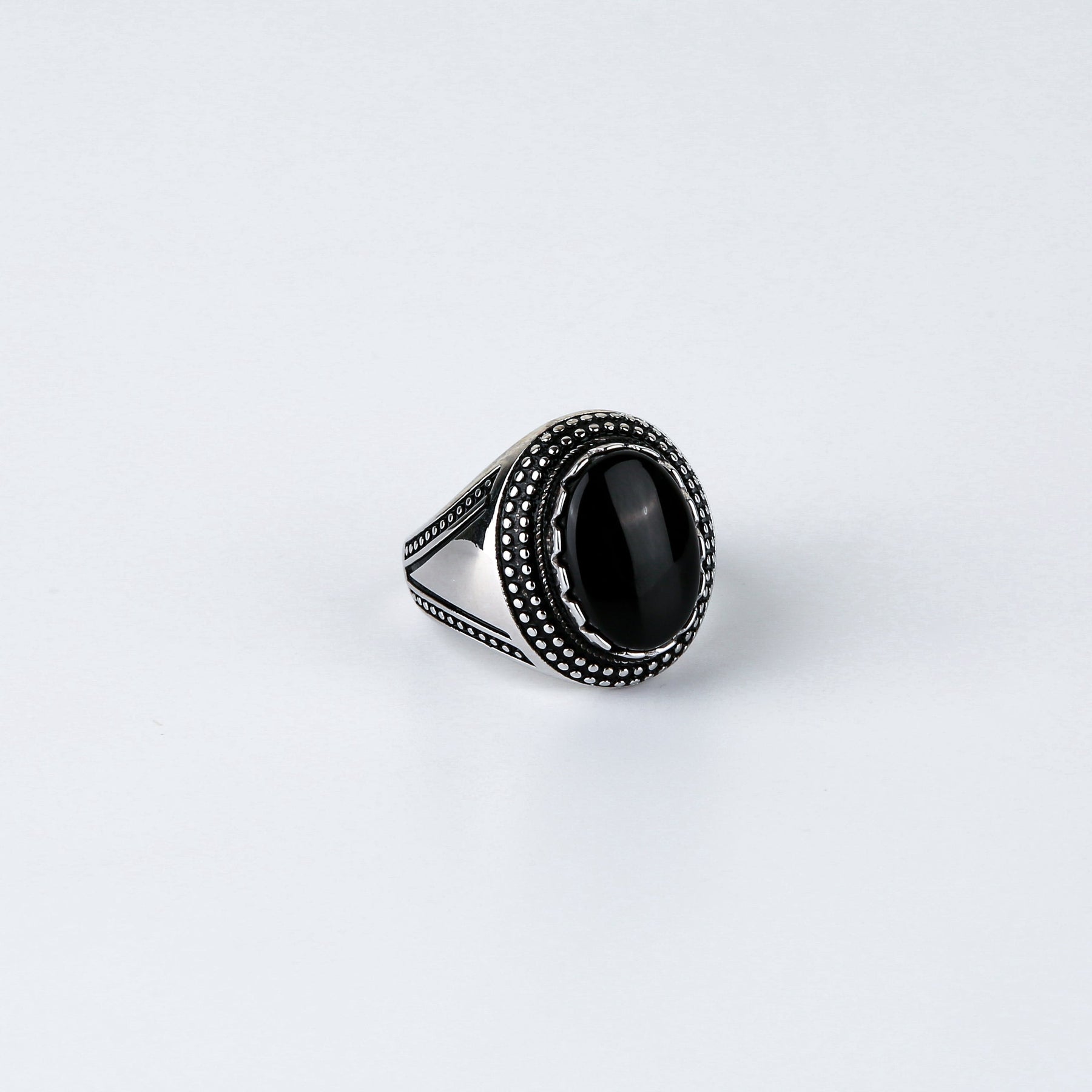 Dotted Periphery Solo Gemstone Ring