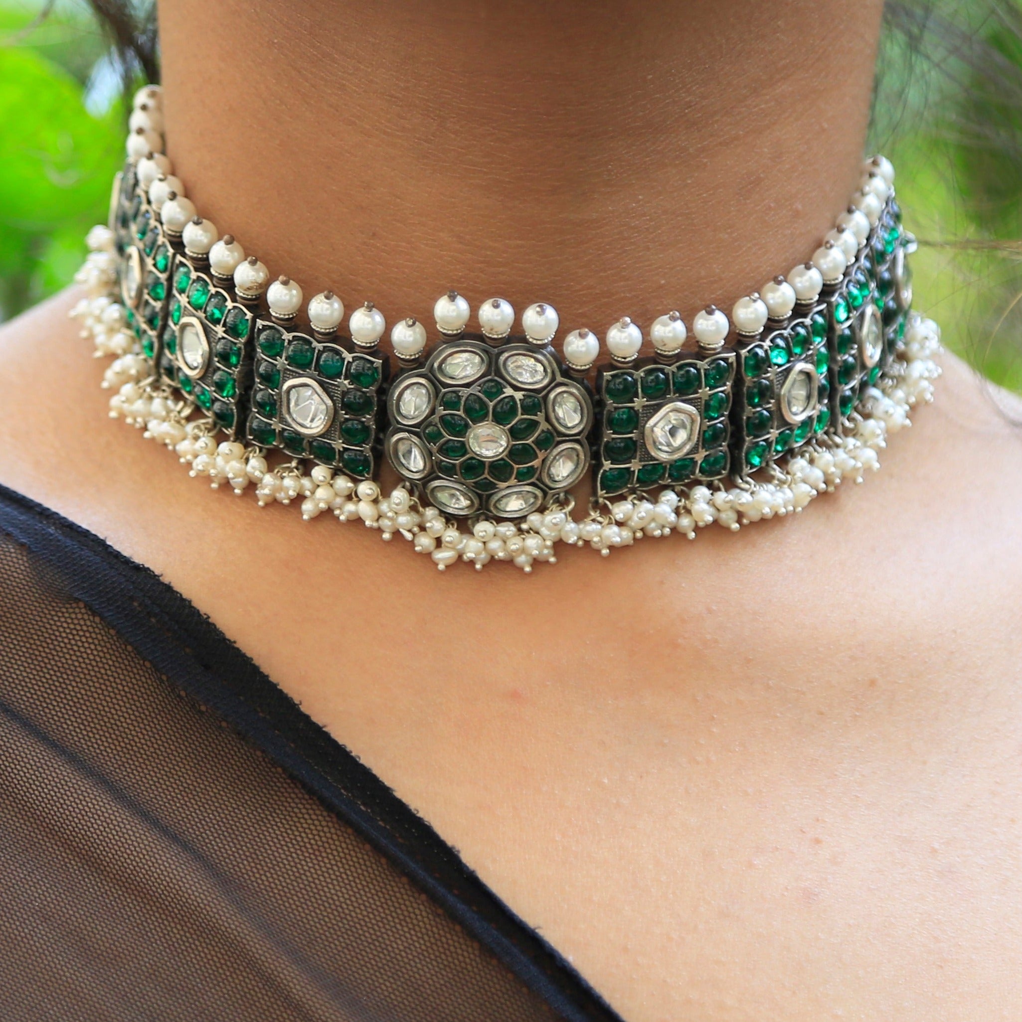 The Elegant Emerald-Pearl Wide Band Choker Necklace